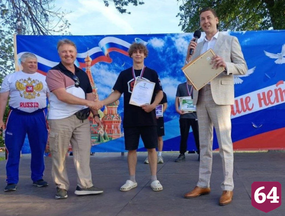 В Саратовской области побили рекорд по подтягиваниям
